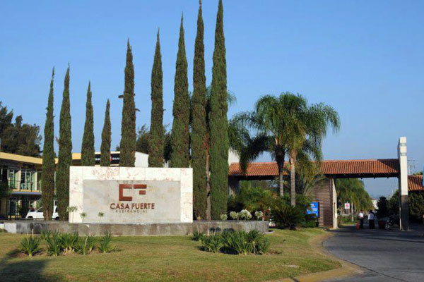 ingreso controlado - casa fuerte residencial